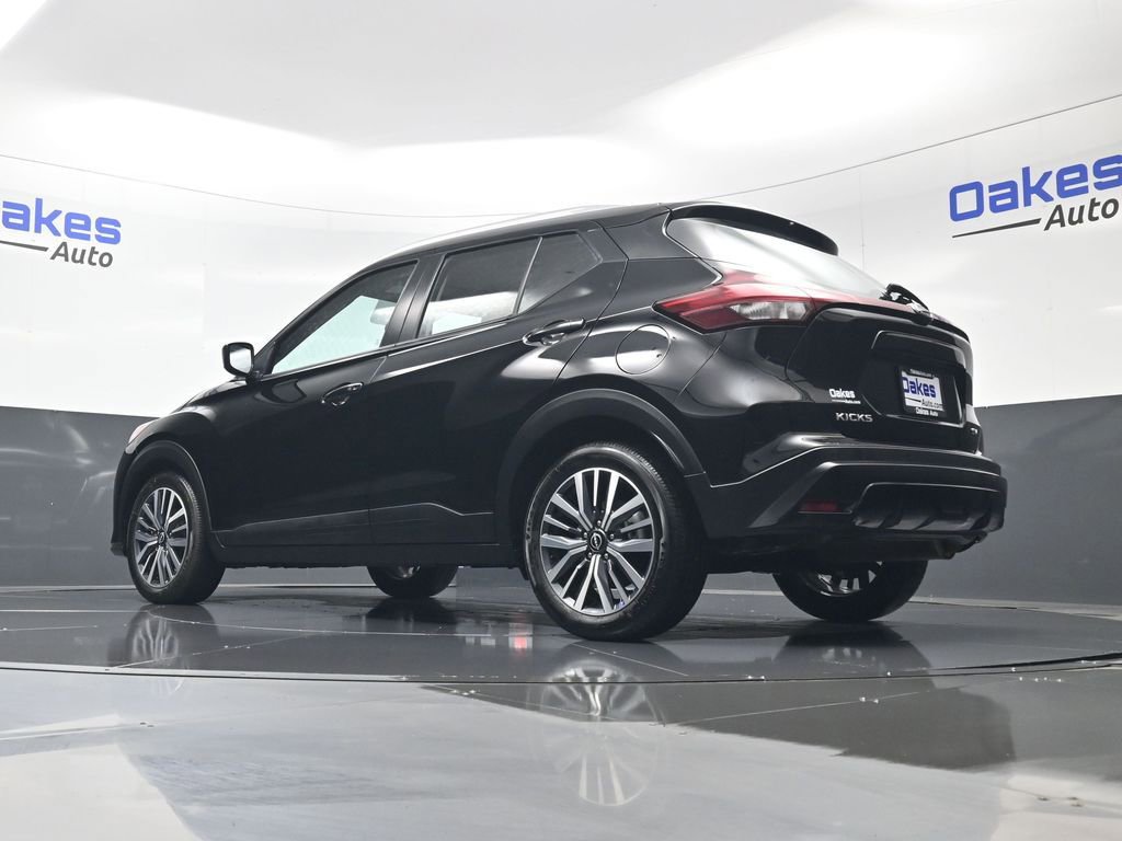 Used 2024 Nissan Kicks SV image 40