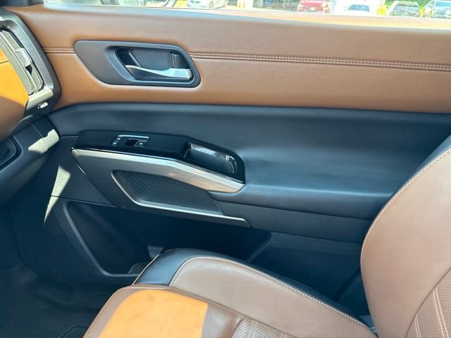 Used 2024 Nissan Pathfinder Platinum w/ Cargo Package AWD/4WD image 32