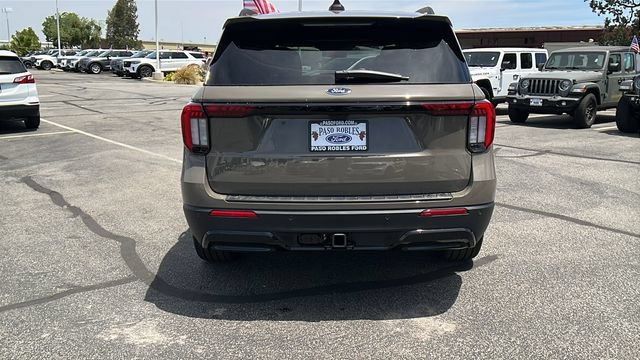 New 2026 Ford Explorer ST-Line w/ ST-Line Street Pack RWD image 4