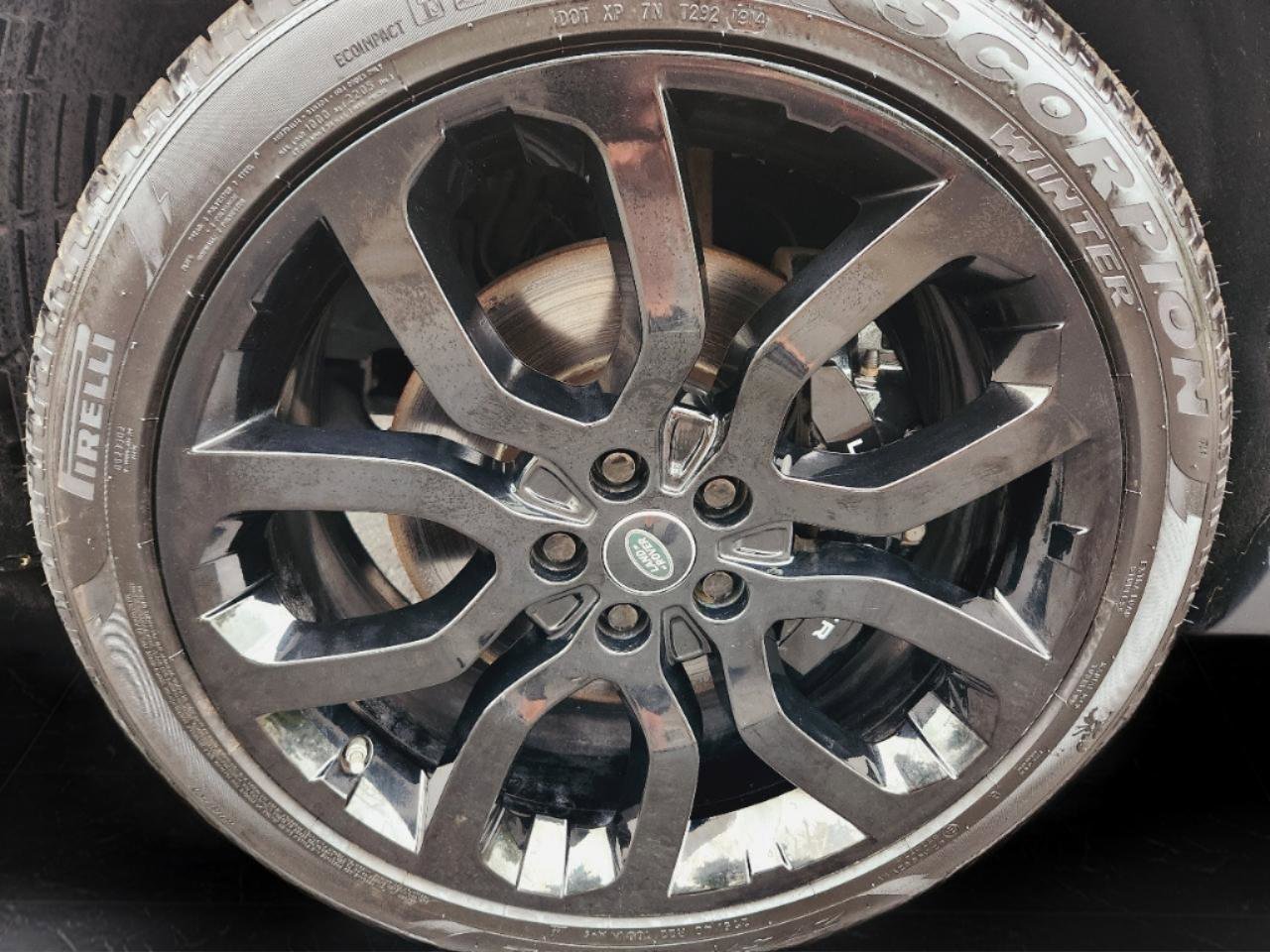 Used 2020 Land Rover Range Rover HSE image 38