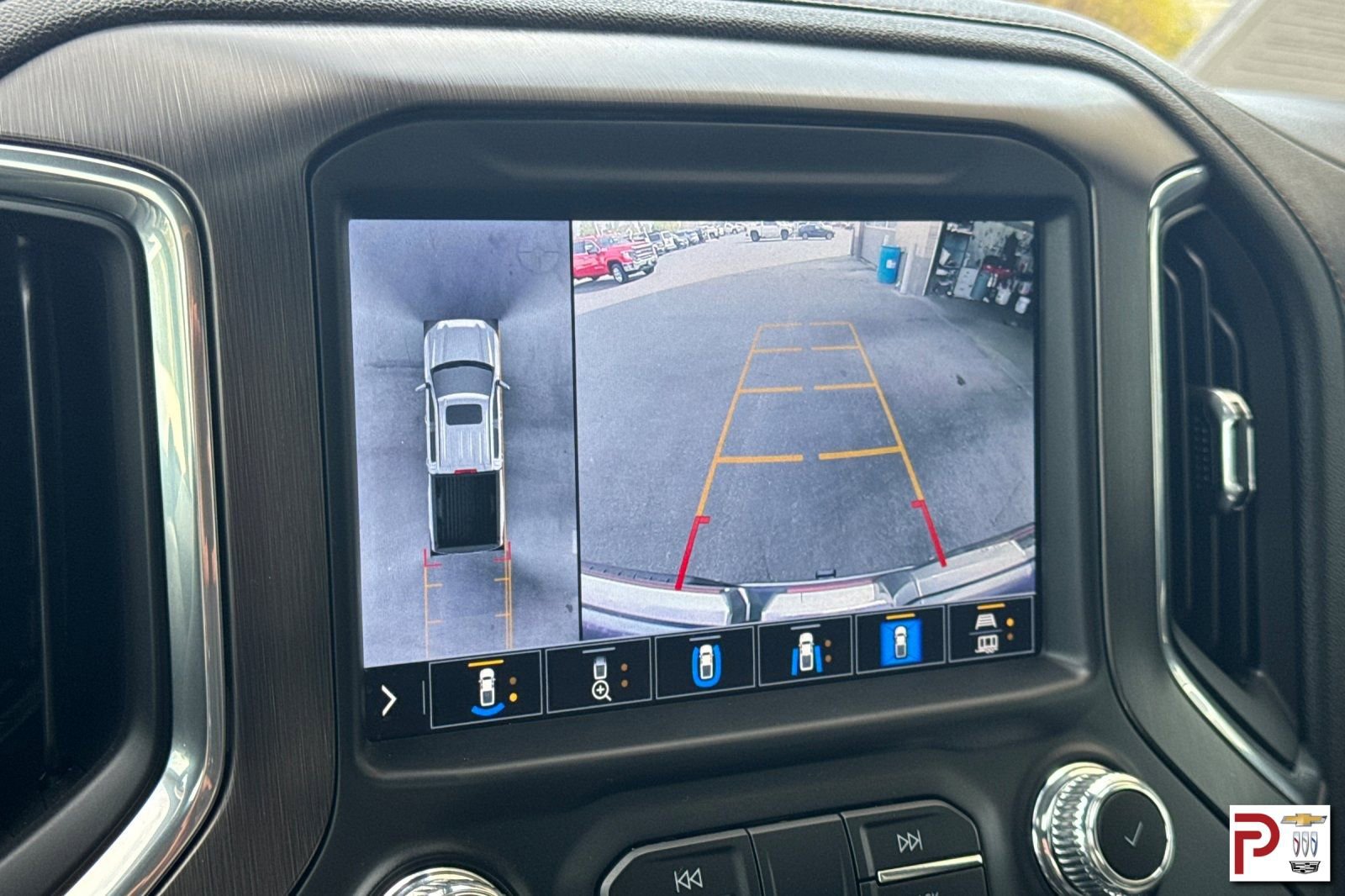 Certified 2022 GMC Sierra 1500 AT4 w/ AT4 Premium Package image 23