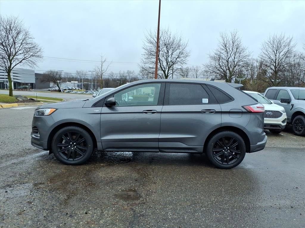 Used 2024 Ford Edge ST-Line image 2