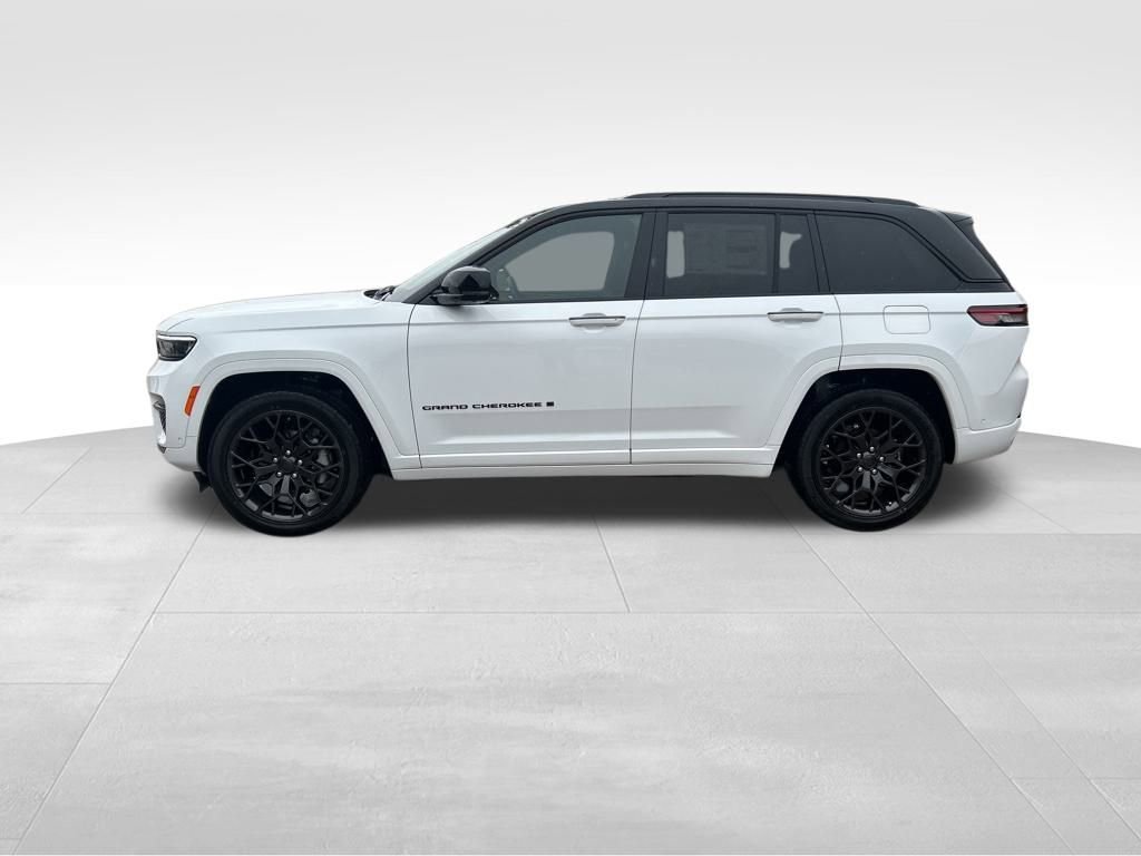 New 2025 Jeep Grand Cherokee Summit image 2