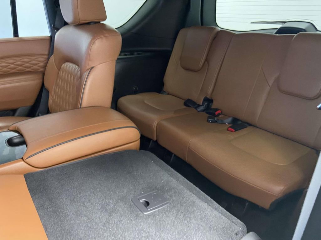 Used 2024 INFINITI QX80 Sensory w/ All-Season Package image 17
