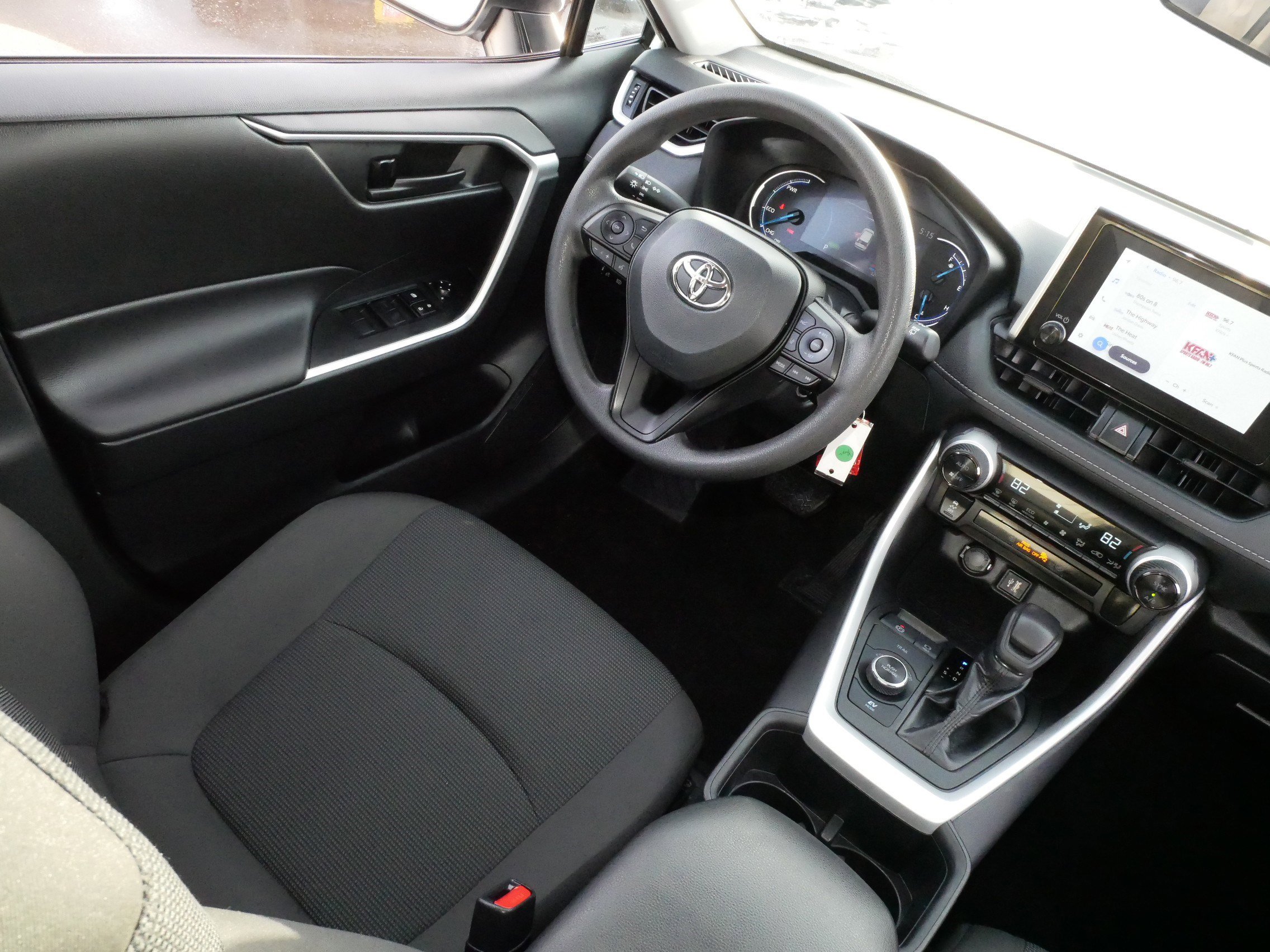 Used 2024 Toyota RAV4 LE image 9