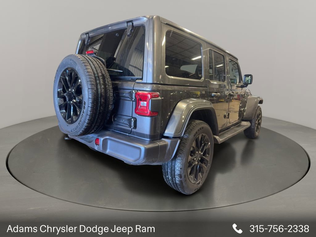 Used 2025 Jeep Wrangler Unlimited Sahara image 6