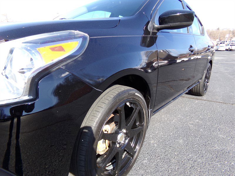 Used 2016 Nissan Versa S image 2