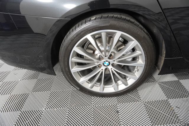 Used 2021 BMW 530i w/ Premium Package image 14