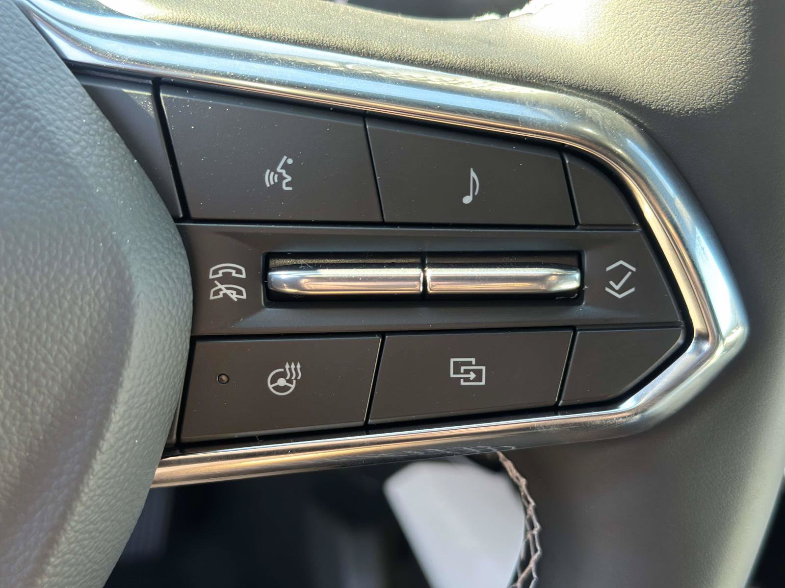 New 2026 Chevrolet Equinox EV LT w/ Convenience Package II FWD image 15