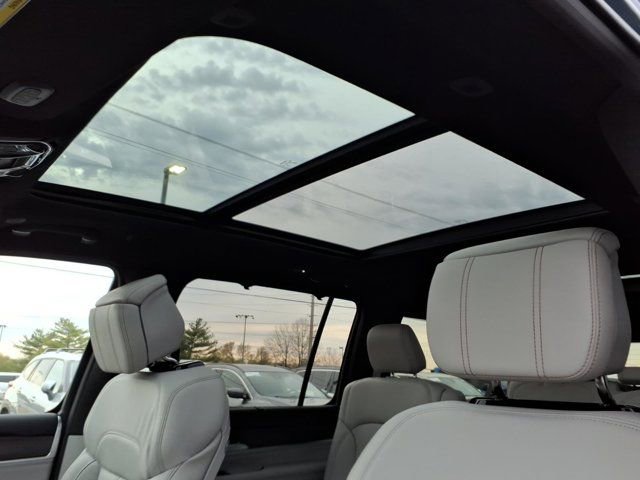 New 2026 Jeep Grand Wagoneer L Summit image 15