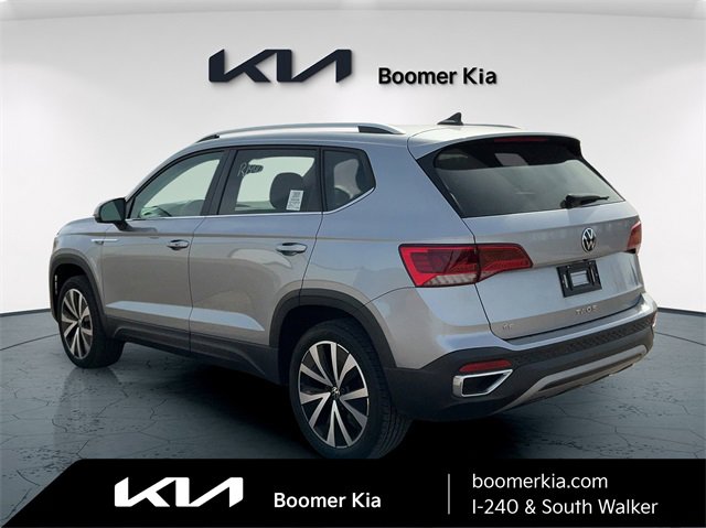 Used 2024 Volkswagen Taos SE image 7