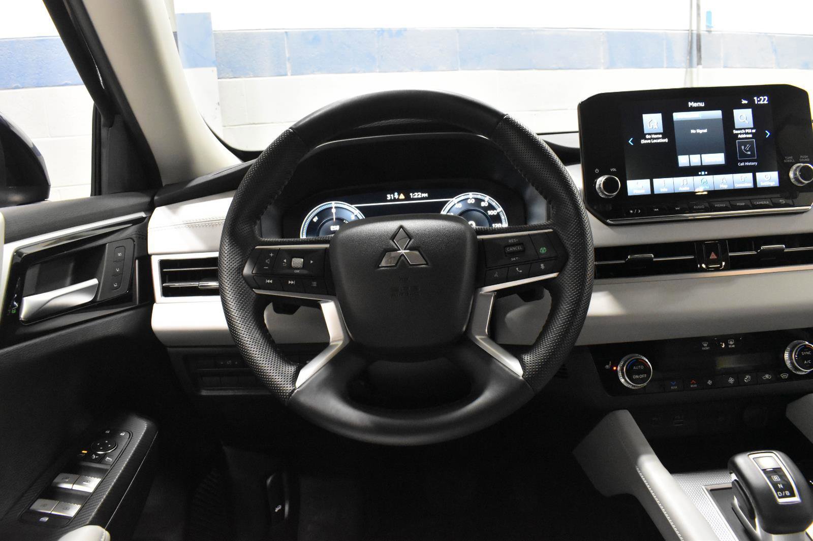 Used 2023 Mitsubishi Outlander SEL image 7
