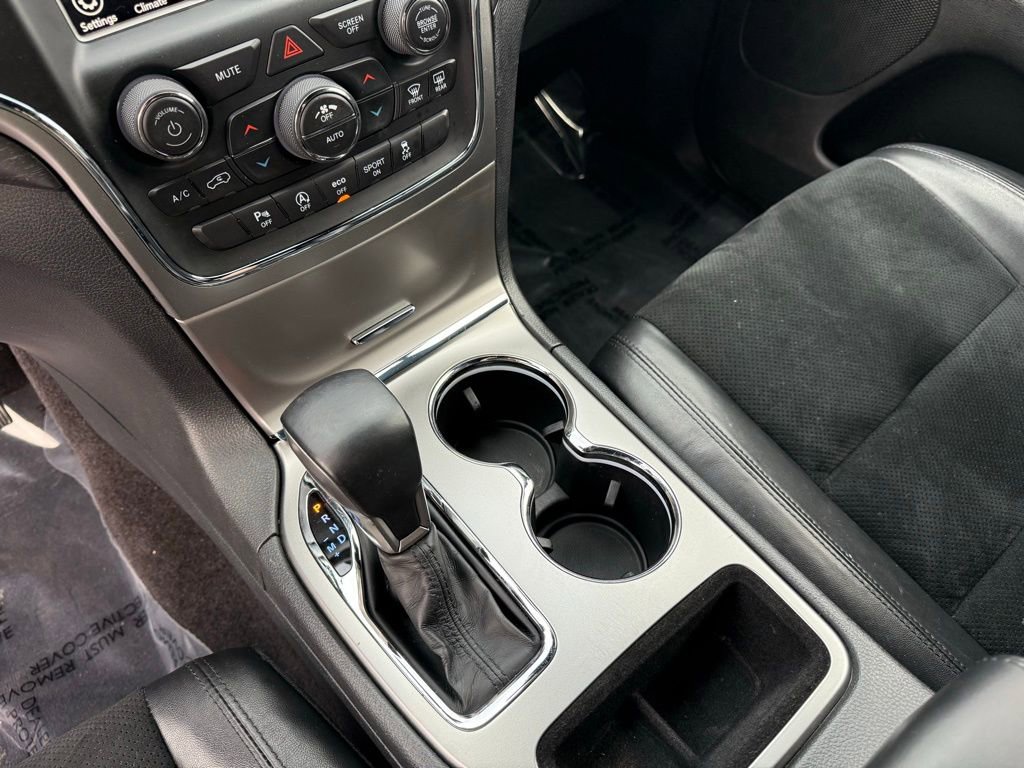 Used 2018 Jeep Grand Cherokee Altitude AWD/4WD image 12