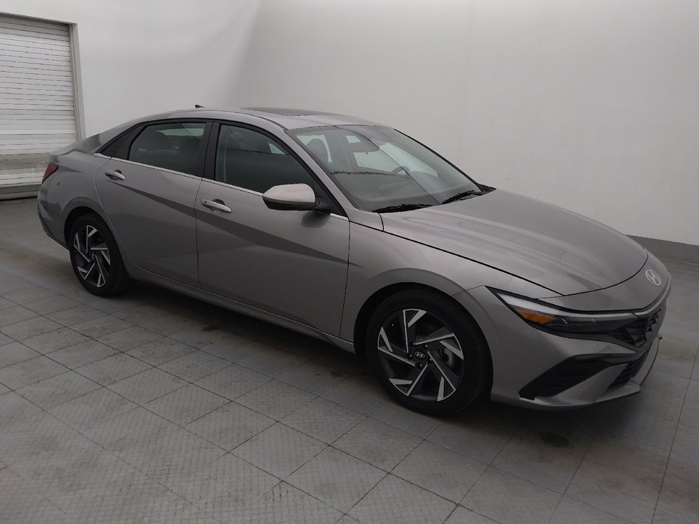 Used 2025 Hyundai Elantra SEL image 11