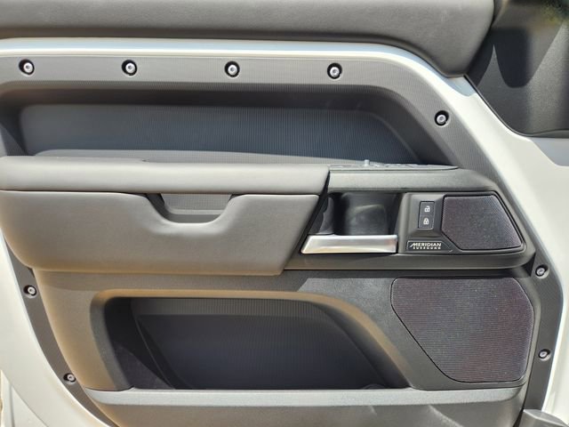 New 2025 Land Rover Defender 110 V8 AWD/4WD image 16