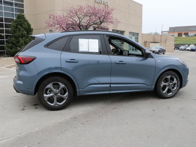 Used 2023 Ford Escape ST-Line w/ Tech Pack #1 FWD image 6