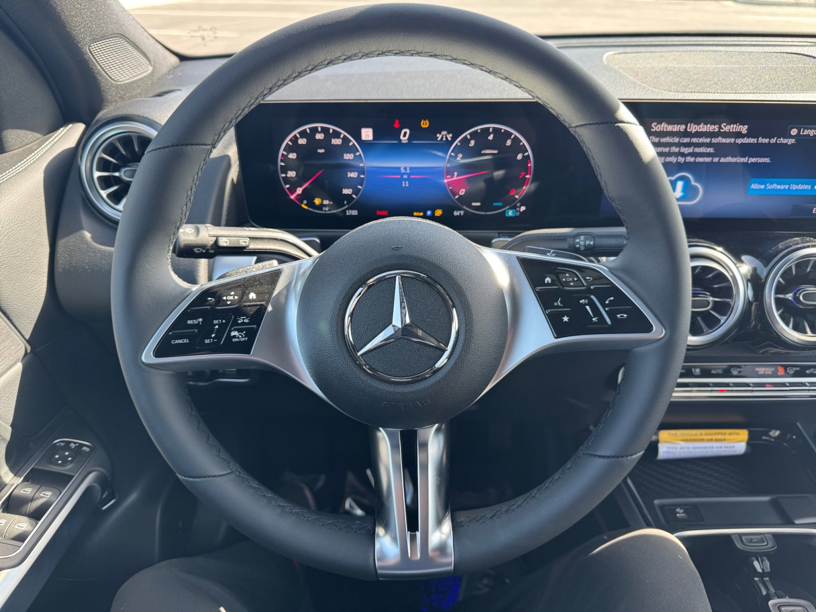 New 2026 Mercedes-Benz GLB 250 4MATIC image 9