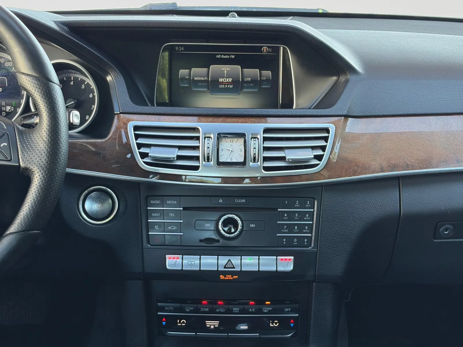 Used 2016 Mercedes-Benz E 350 4MATIC Sedan image 23