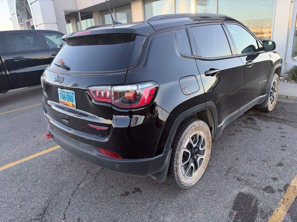 Used 2025 Jeep Compass Trailhawk AWD/4WD image 7