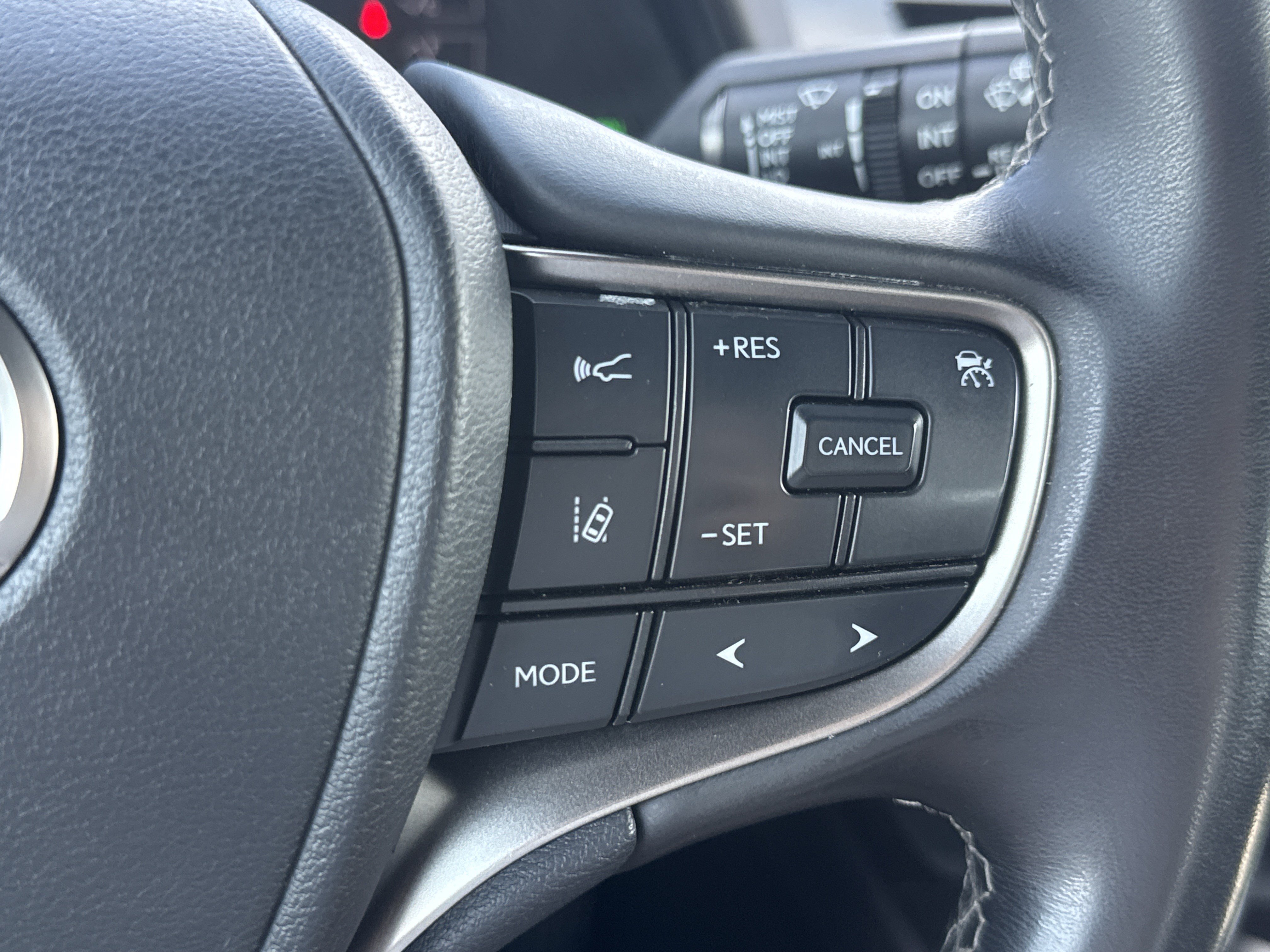 Used 2022 Lexus UX 250h AWD/4WD image 17