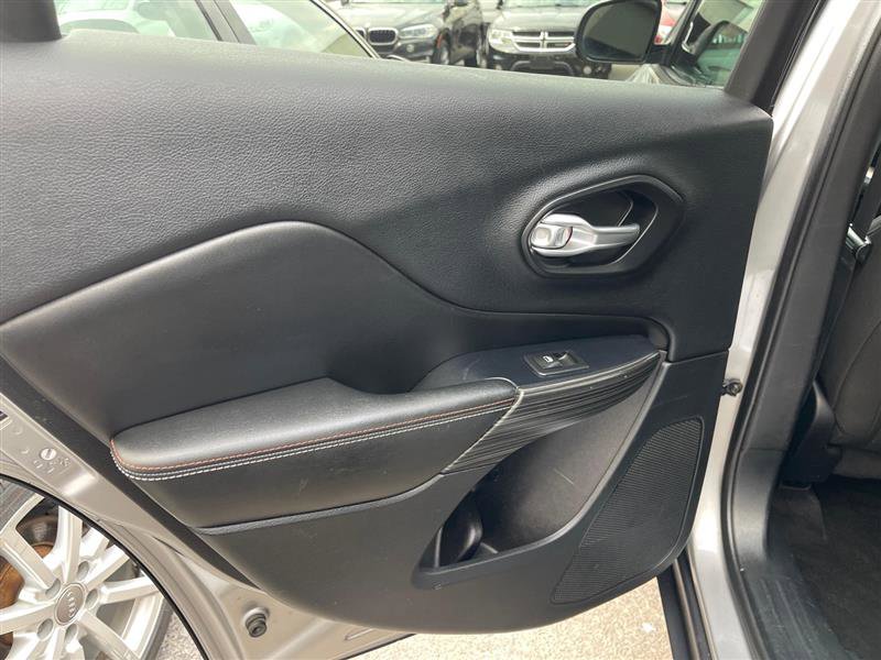 Used 2016 Jeep Cherokee 75th Anniversary image 36