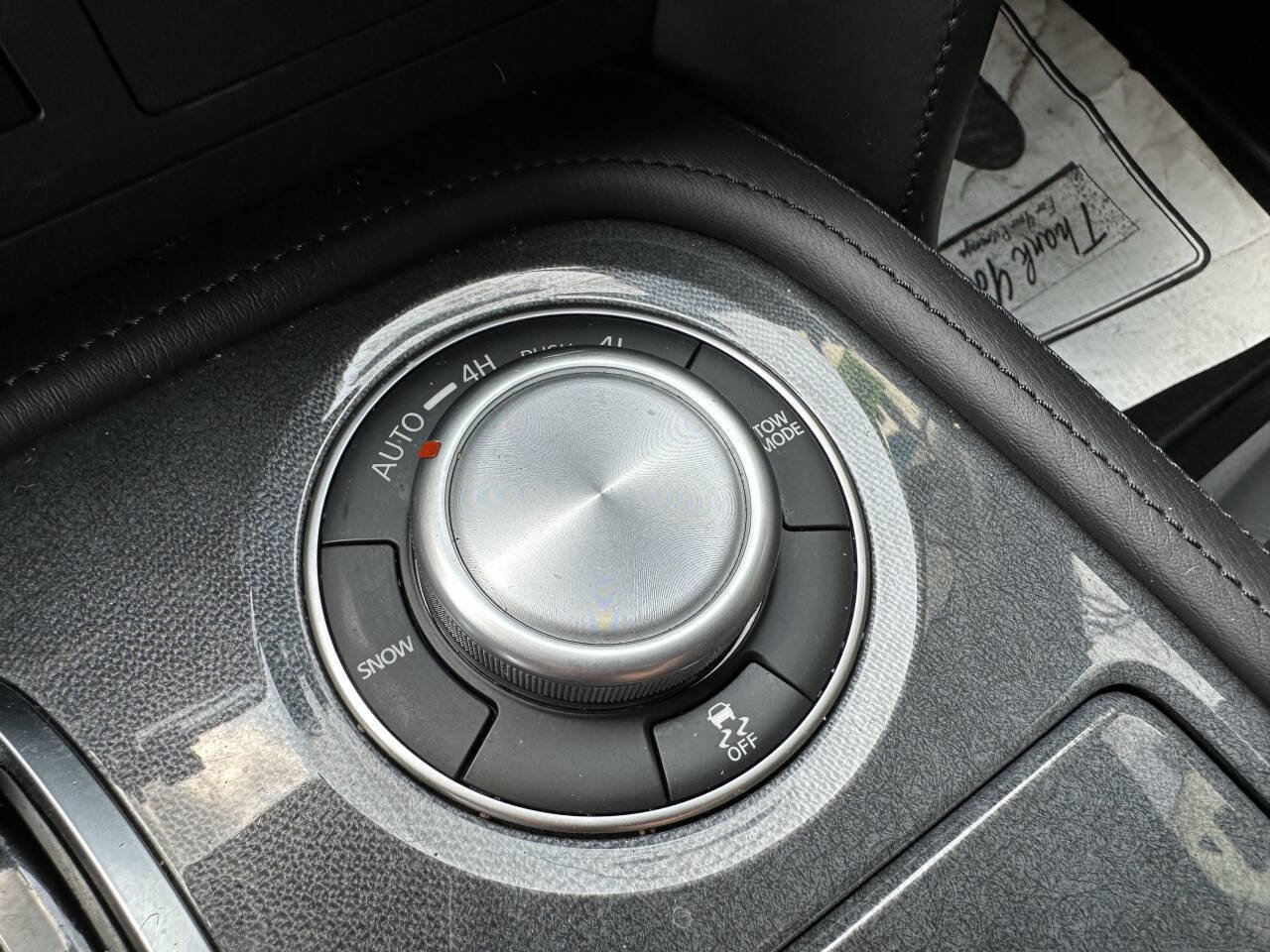 Used 2024 Nissan Armada SV AWD/4WD image 8