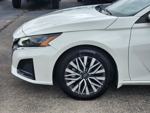 Used 2023 Nissan Altima 2.5 SV image 9