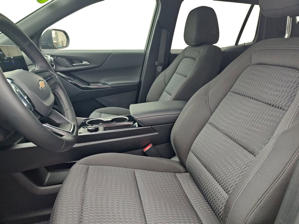 Used 2026 Chevrolet Equinox LT image 9