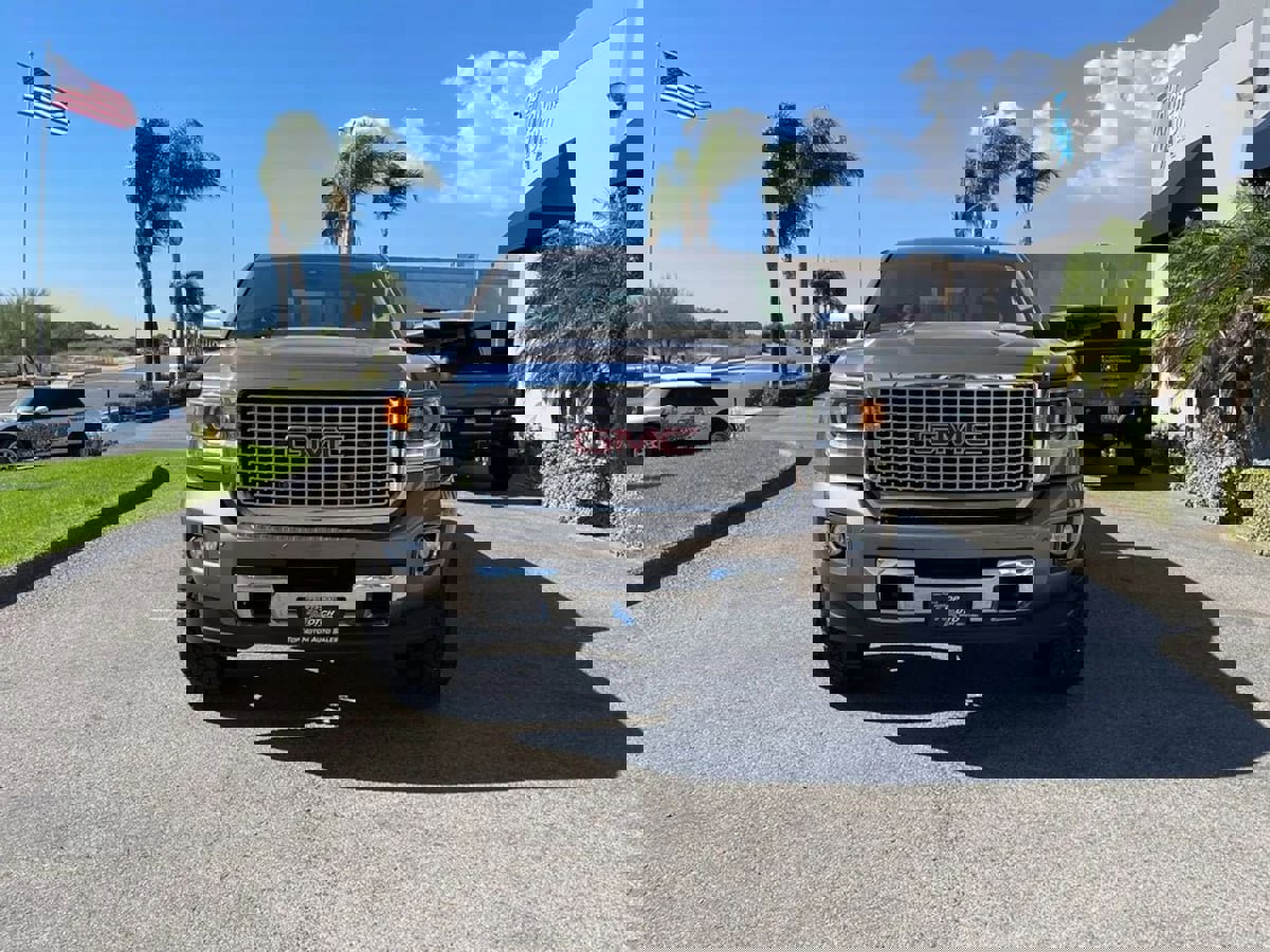 Used 2015 GMC Sierra 2500 Denali w/ Duramax Plus Package image 2