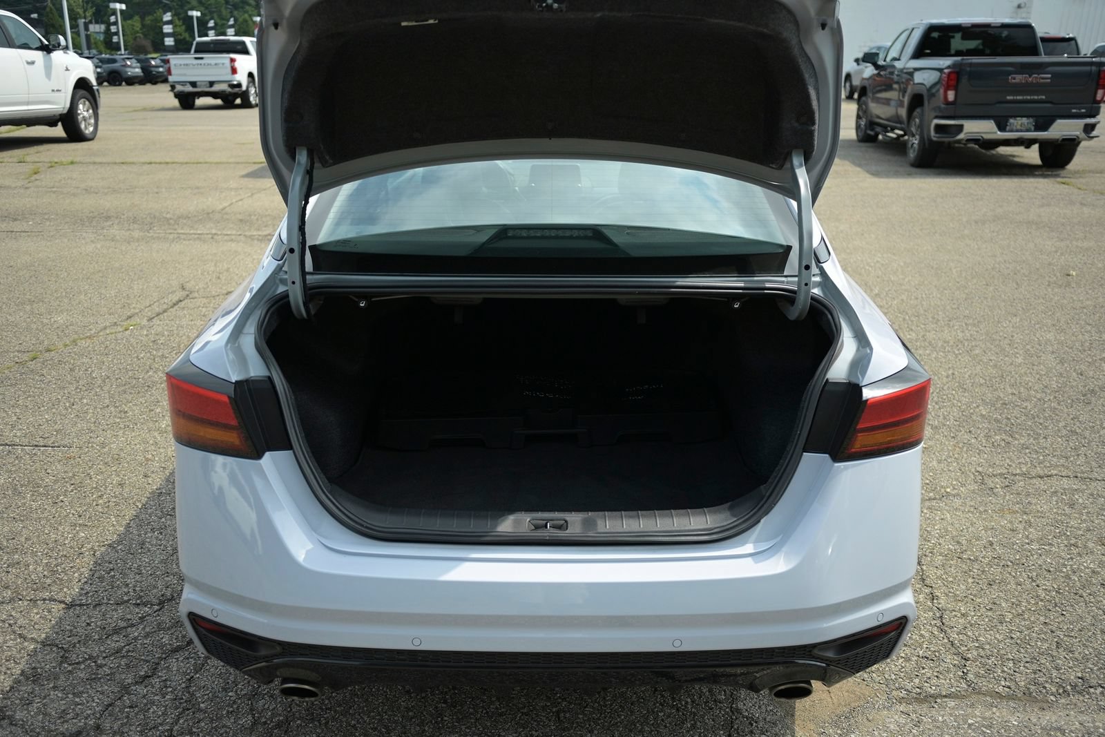 Used 2024 Nissan Altima 2.5 SR AWD/4WD image 37