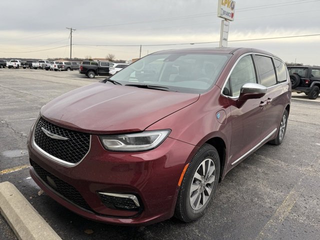 Used 2022 Chrysler Pacifica Limited image 7