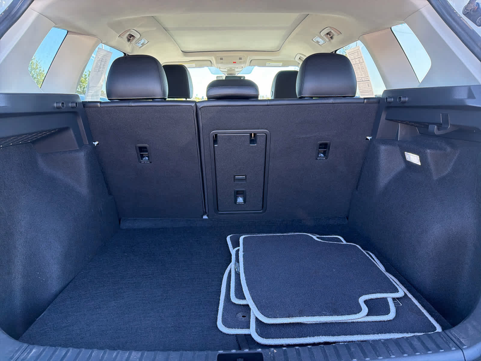 Certified 2025 Volkswagen Taos SEL image 47