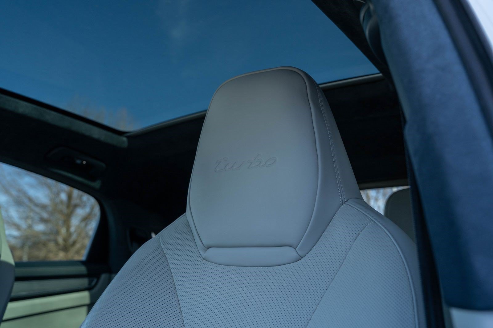 Certified 2023 Porsche Cayenne Turbo AWD/4WD image 33
