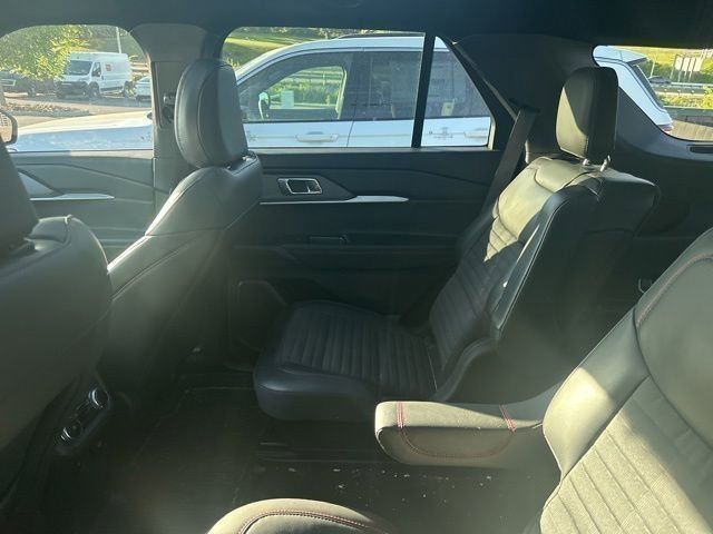 Used 2025 Ford Explorer ST-Line w/ Premium Package AWD/4WD image 18