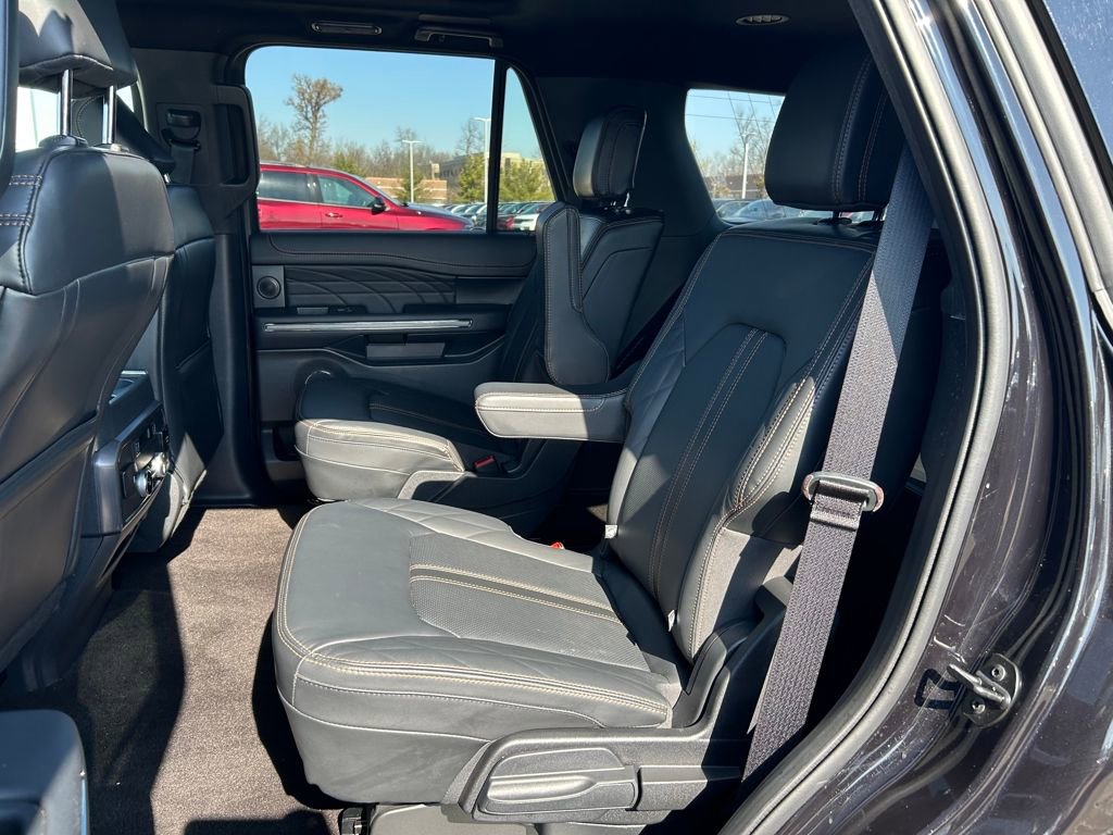 Used 2023 Ford Expedition Platinum image 26