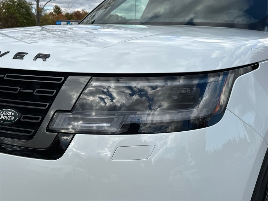 New 2025 Land Rover Range Rover SE image 7