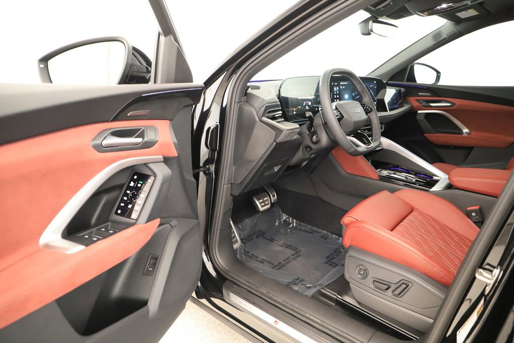 Certified 2025 Audi SQ5 Prestige image 14