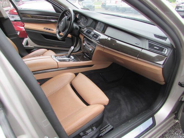 Used 2012 BMW ActiveHybrid 7 Li RWD image 10