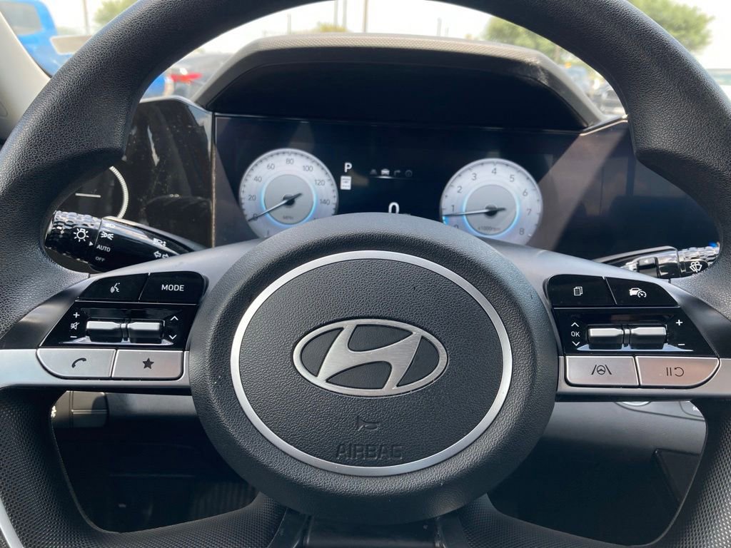 Used 2024 Hyundai Elantra SEL FWD image 16