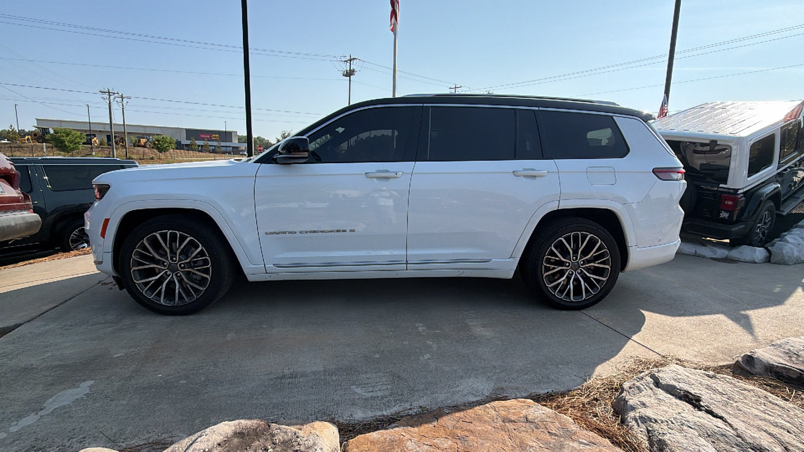 Used 2021 Jeep Grand Cherokee L Summit AWD/4WD image 10