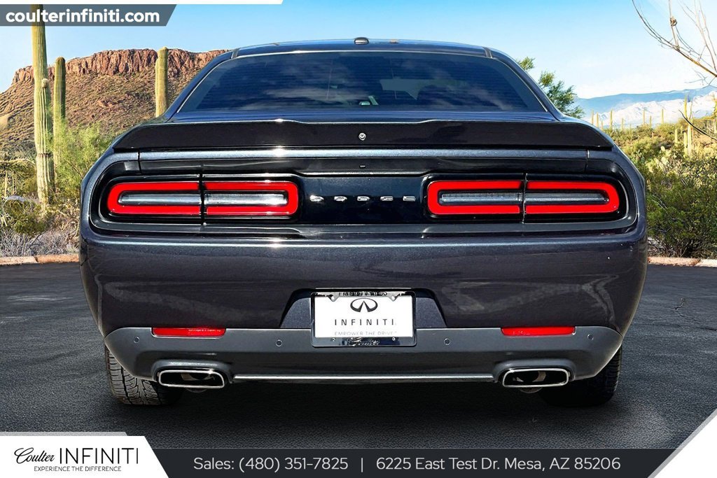 Used 2018 Dodge Challenger SXT w/ Driver Convenience Group RWD image 4