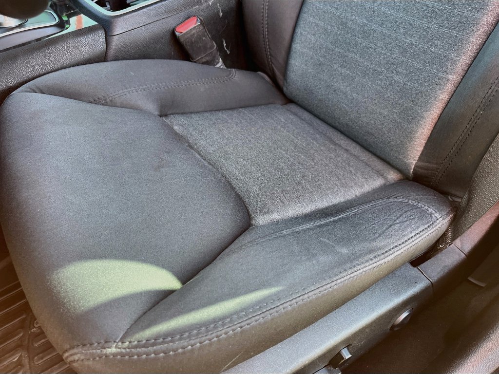 Used 2020 Chrysler 300 Touring w/ Sport Appearance Package RWD image 18