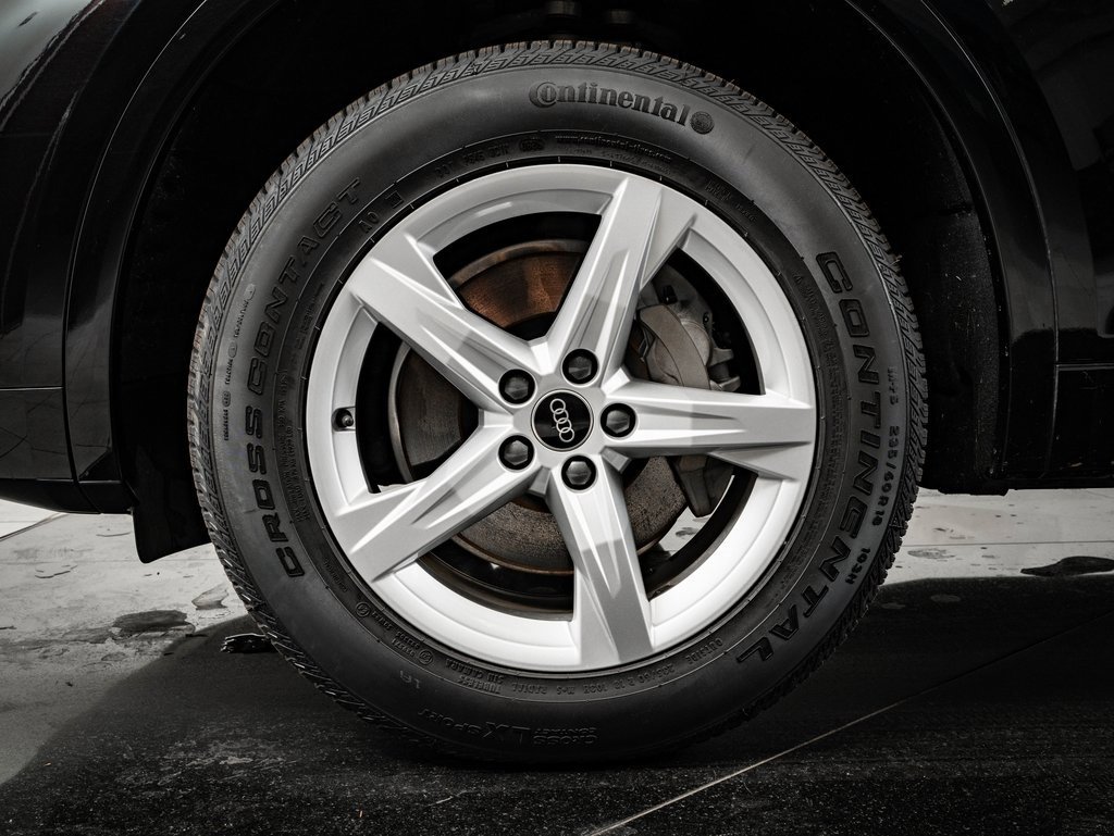 Used 2023 Audi Q5 2.0T Premium w/ Convenience Package image 13