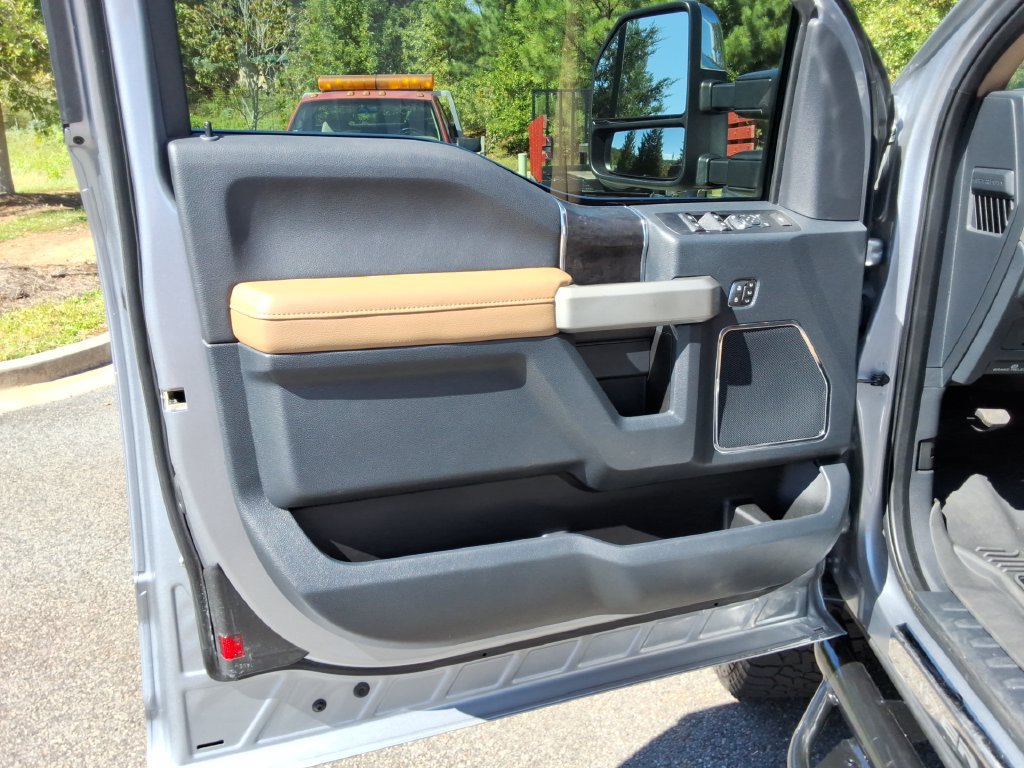 Used 2022 Ford F250 Lariat w/ Chrome Package AWD/4WD image 22