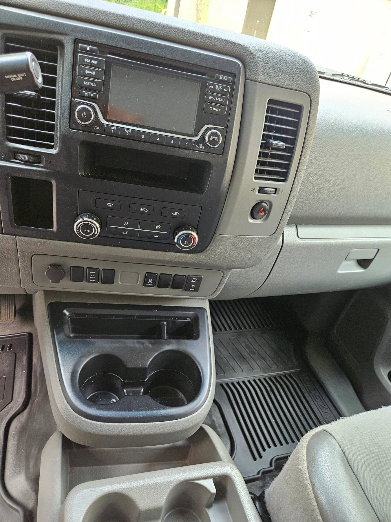 Used 2018 Nissan NV 2500 SV image 11