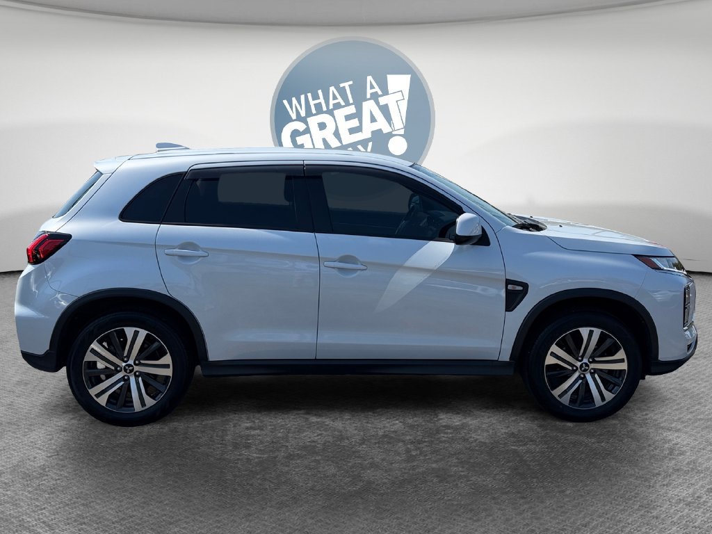 Used 2025 Mitsubishi Outlander Sport ES AWD/4WD image 2