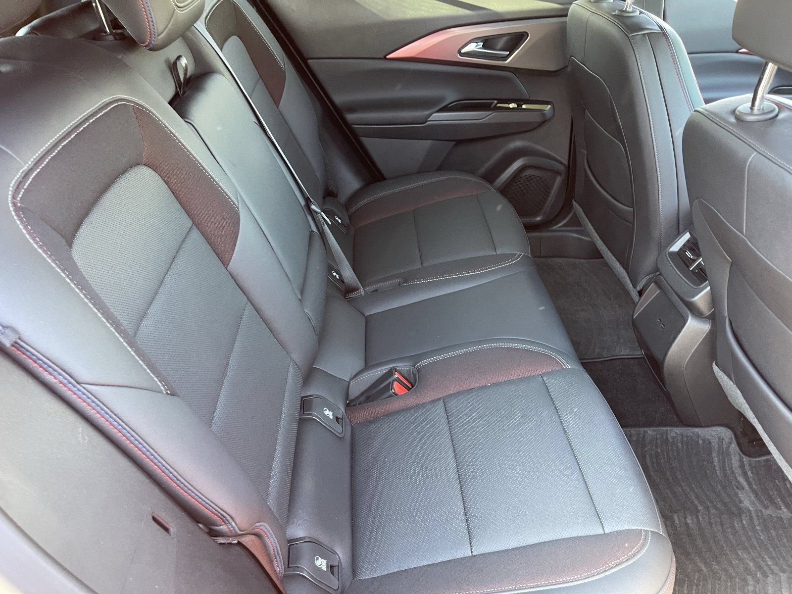 Certified 2024 Chevrolet Equinox EV RS FWD image 14