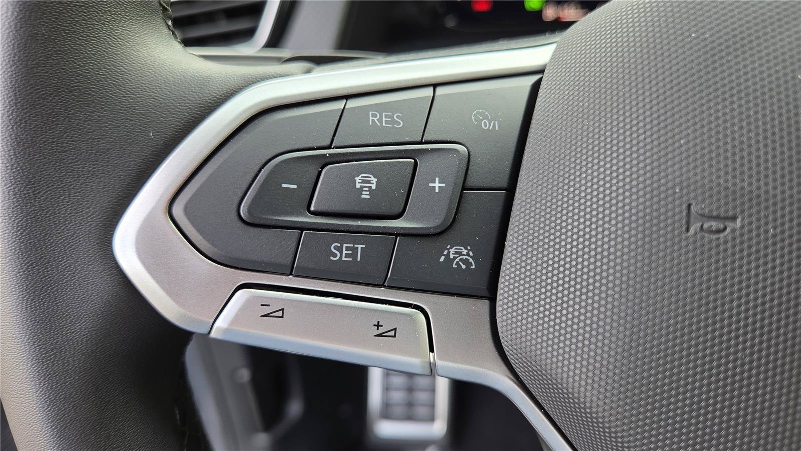 New 2026 Volkswagen Atlas Peak Edition AWD/4WD image 17