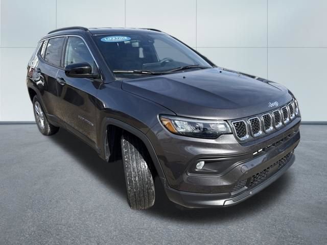 Used 2023 Jeep Compass Latitude image 9