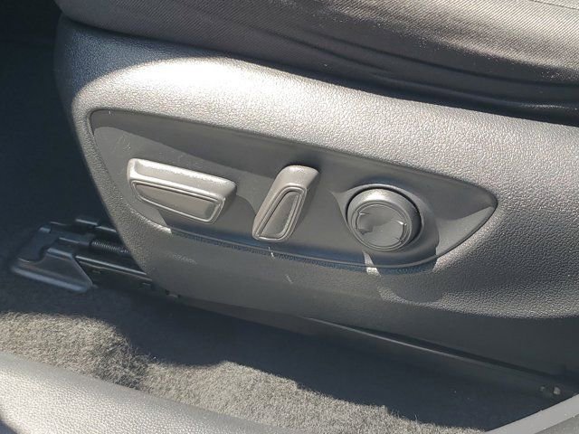 Used 2023 Toyota RAV4 XLE image 16